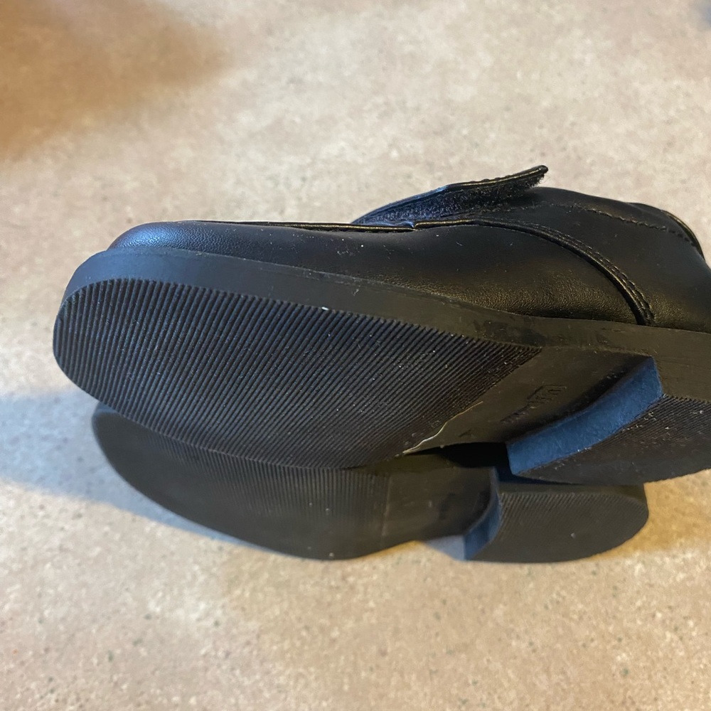 Boy shoes  black 7w